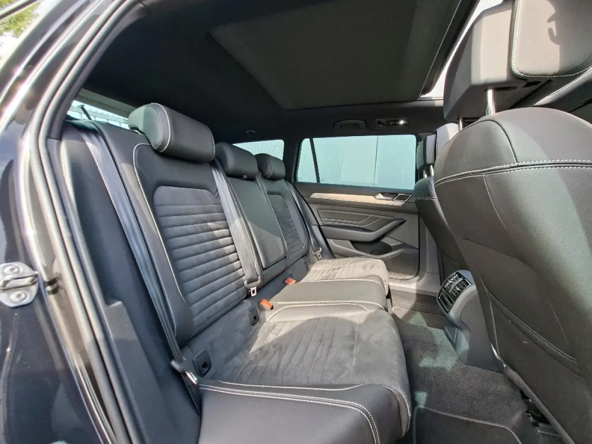 1.4 TSI PHEV GTE * Panoramadak * Elek. Achterklep * Navigatiesysteem * 18 Inch Velgen *