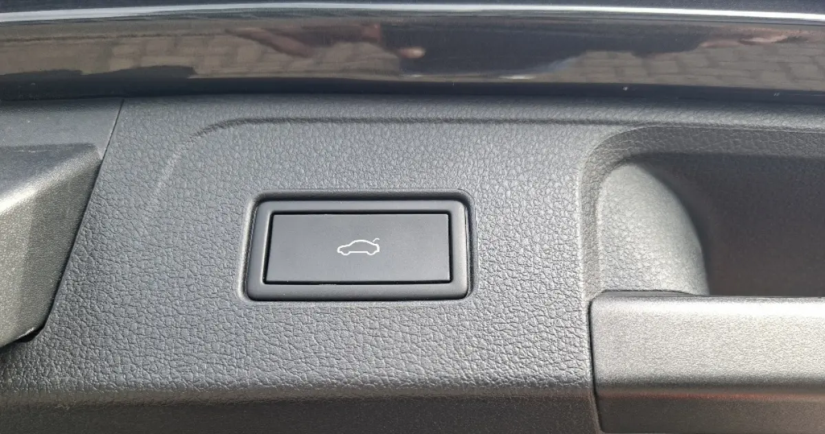 1.4 TSI PHEV GTE * Panoramadak * Elek. Achterklep * Navigatiesysteem * 18 Inch Velgen *