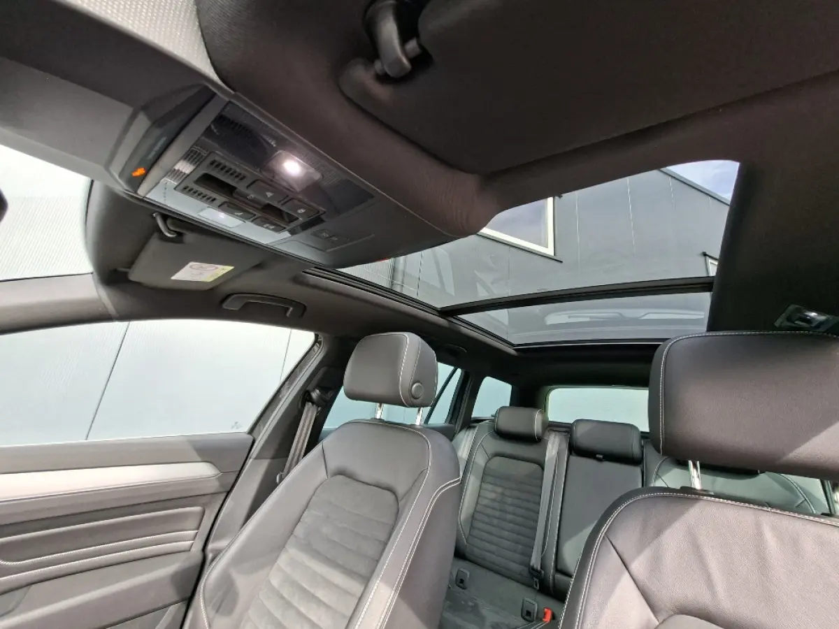 1.4 TSI PHEV GTE * Panoramadak * Elek. Achterklep * Navigatiesysteem * 18 Inch Velgen *