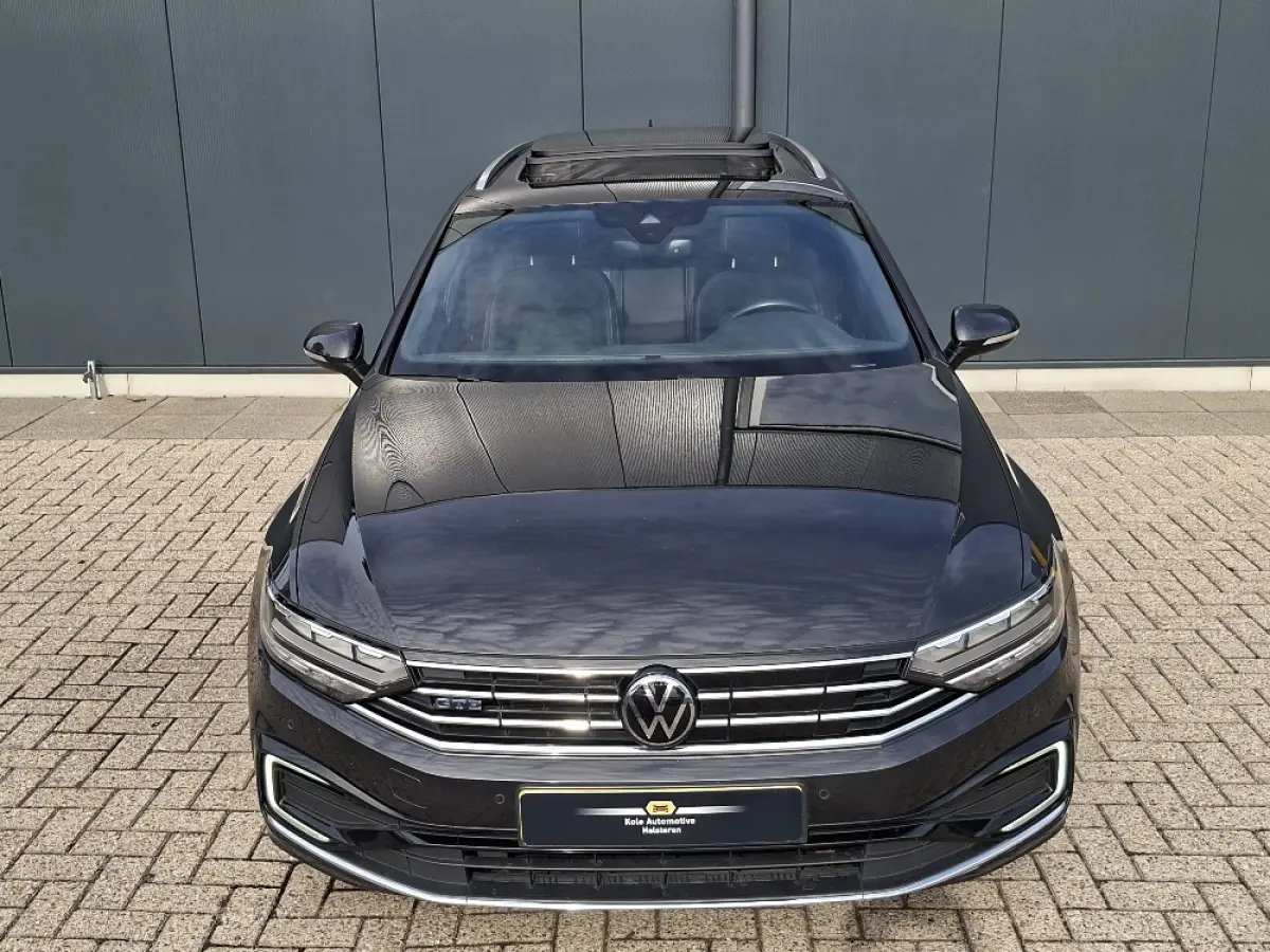 1.4 TSI PHEV GTE * Panoramadak * Elek. Achterklep * Navigatiesysteem * 18 Inch Velgen *