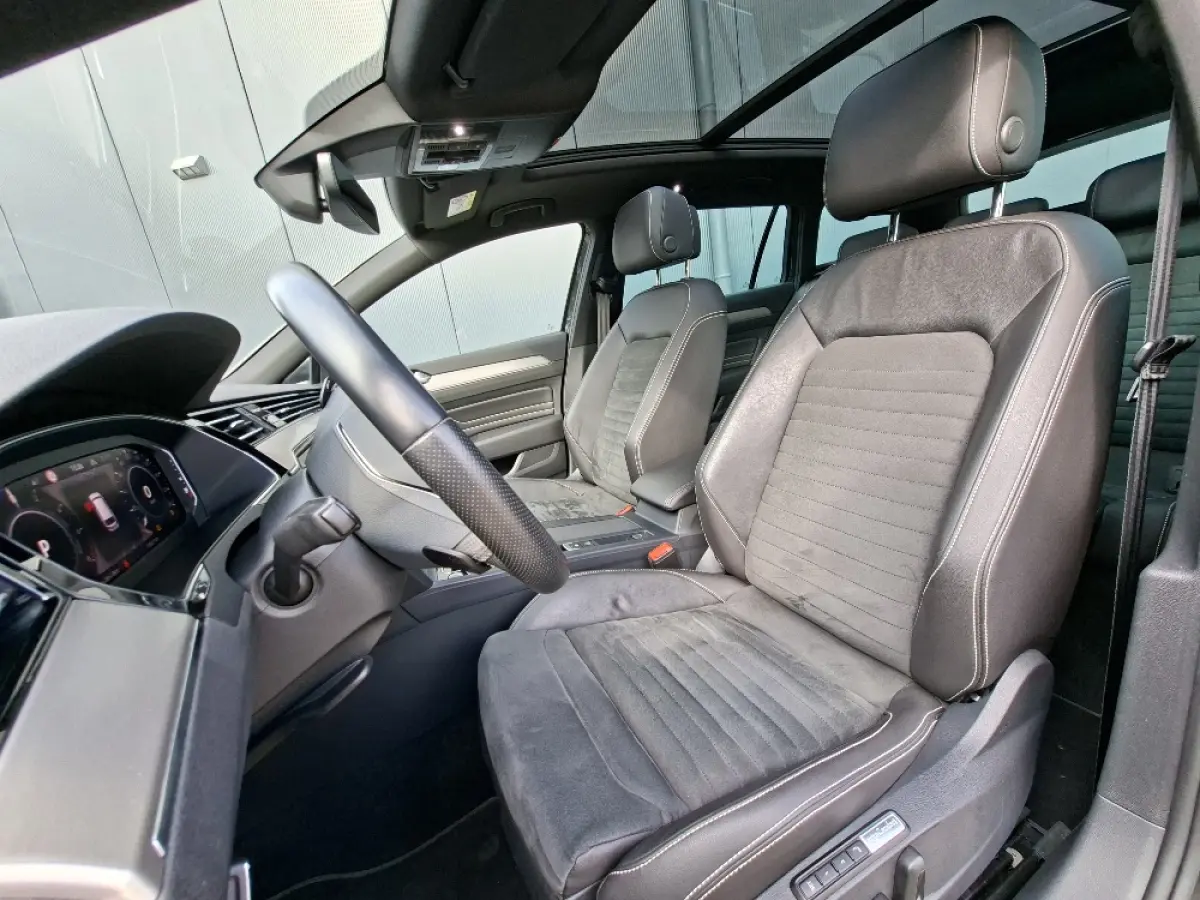 1.4 TSI PHEV GTE * Panoramadak * Elek. Achterklep * Navigatiesysteem * 18 Inch Velgen *