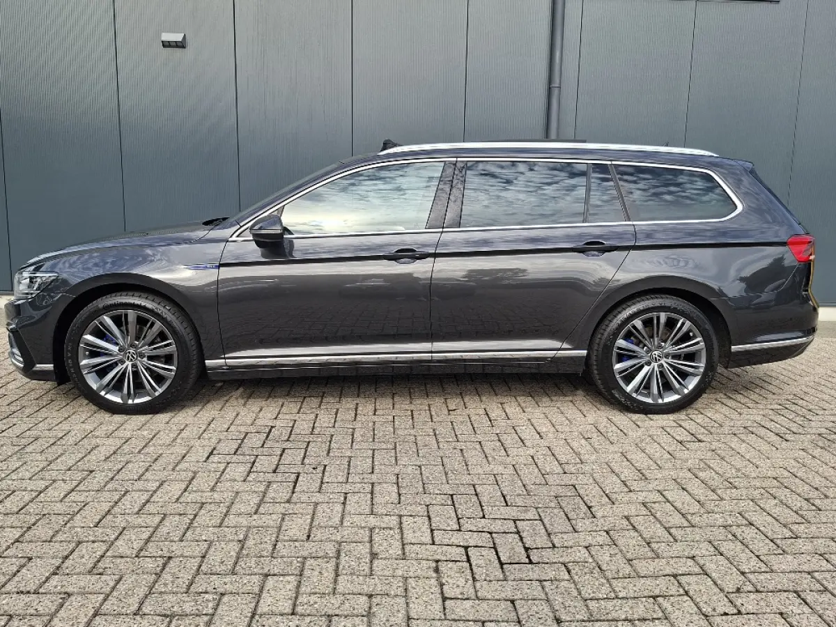 1.4 TSI PHEV GTE * Panoramadak * Elek. Achterklep * Navigatiesysteem * 18 Inch Velgen *