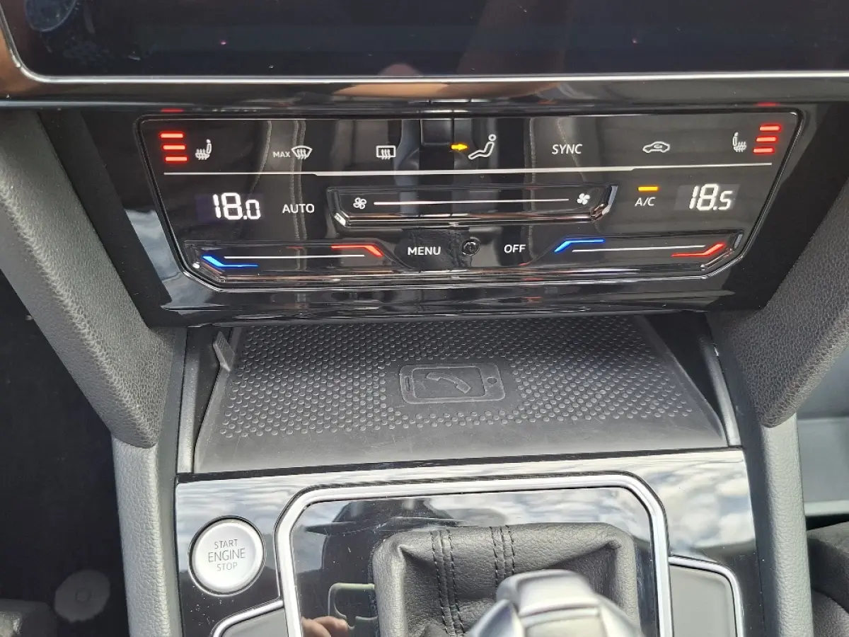 1.4 TSI PHEV GTE * Panoramadak * Elek. Achterklep * Navigatiesysteem * 18 Inch Velgen *