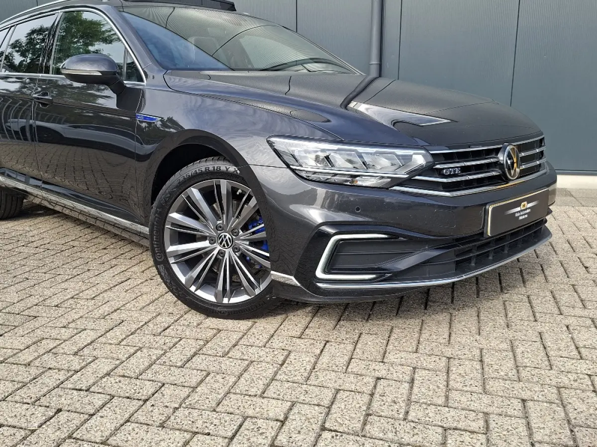 1.4 TSI PHEV GTE * Panoramadak * Elek. Achterklep * Navigatiesysteem * 18 Inch Velgen *