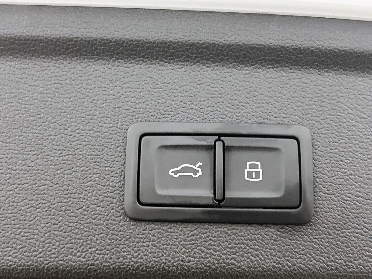 45 TFSI e S edition Competition 245 PK | S-line | Panoramadak | Cruise control | Stoelverwarming | Navigatie | Apple Carplay | Android Auto | Lichtmetalen velgen |