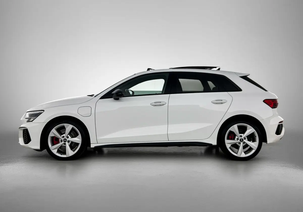 45 TFSI e S edition Competition 245 PK | S-line | Panoramadak | Cruise control | Stoelverwarming | Navigatie | Apple Carplay | Android Auto | Lichtmetalen velgen |