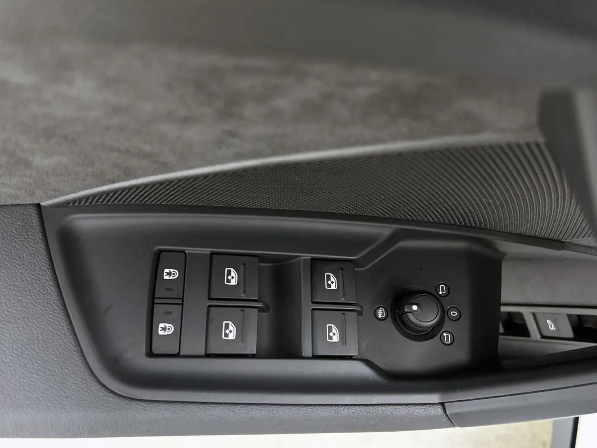 45 TFSI e S edition Competition 245 PK | S-line | Panoramadak | Cruise control | Stoelverwarming | Navigatie | Apple Carplay | Android Auto | Lichtmetalen velgen |