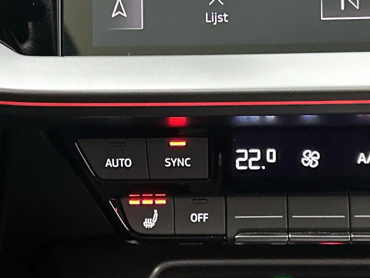 45 TFSI e S edition Competition 245 PK | S-line | Panoramadak | Cruise control | Stoelverwarming | Navigatie | Apple Carplay | Android Auto | Lichtmetalen velgen |