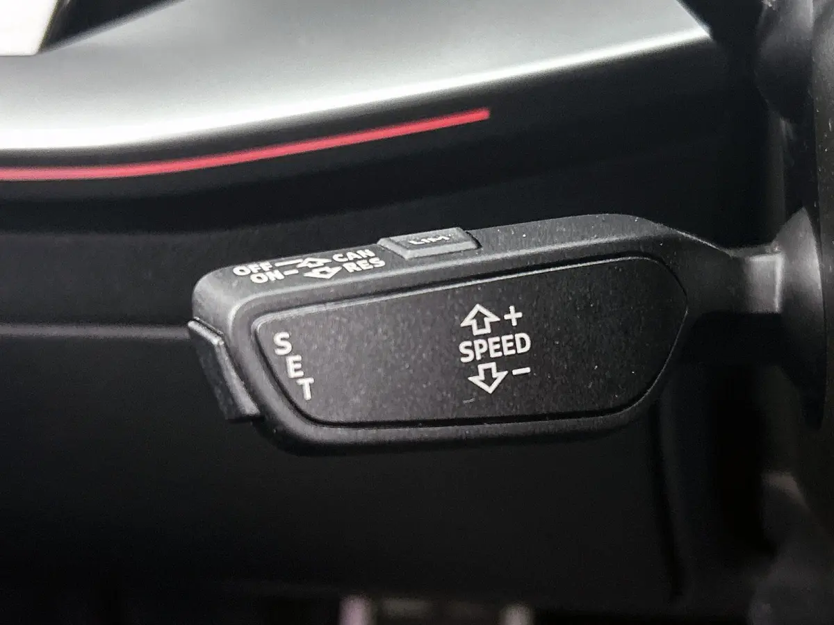 45 TFSI e S edition Competition 245 PK | S-line | Panoramadak | Cruise control | Stoelverwarming | Navigatie | Apple Carplay | Android Auto | Lichtmetalen velgen |