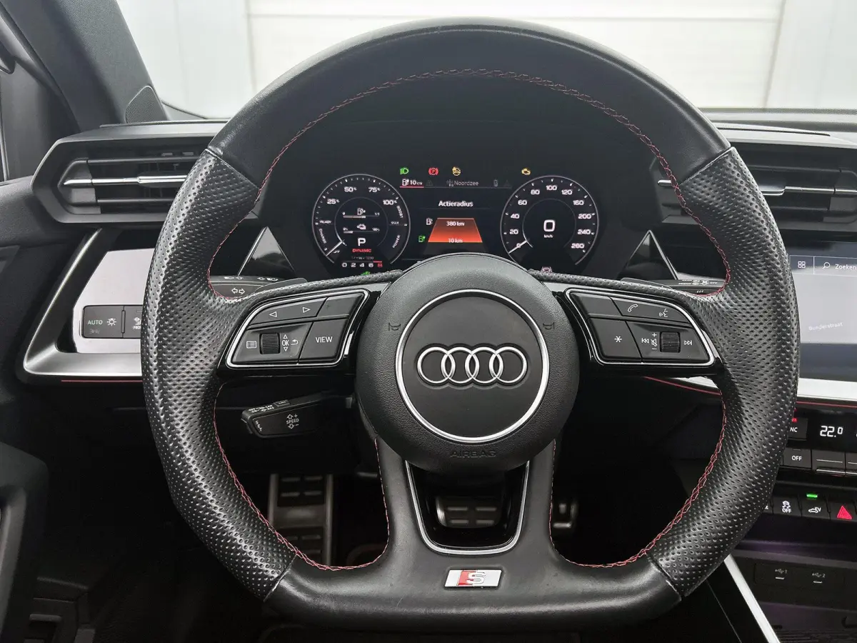 45 TFSI e S edition Competition 245 PK | S-line | Panoramadak | Cruise control | Stoelverwarming | Navigatie | Apple Carplay | Android Auto | Lichtmetalen velgen |