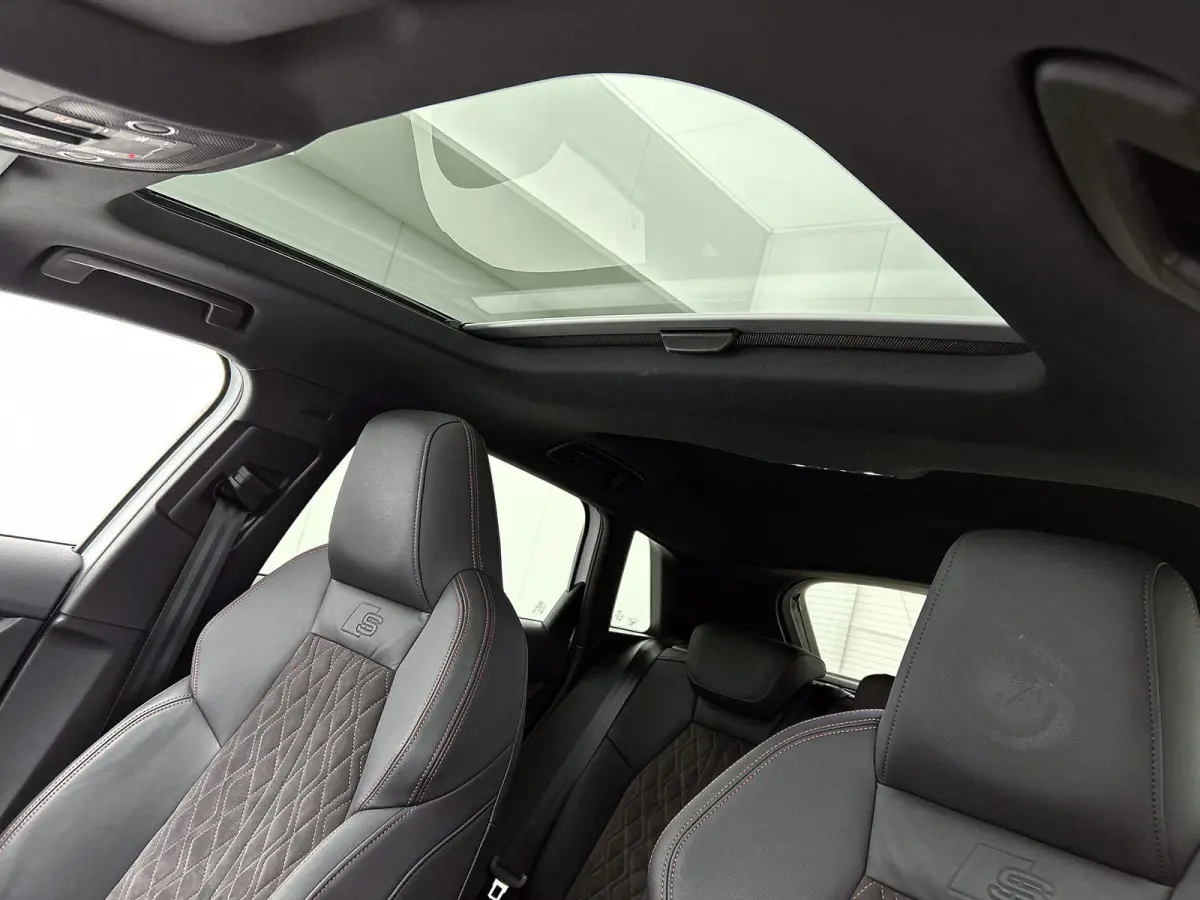 45 TFSI e S edition Competition 245 PK | S-line | Panoramadak | Cruise control | Stoelverwarming | Navigatie | Apple Carplay | Android Auto | Lichtmetalen velgen |