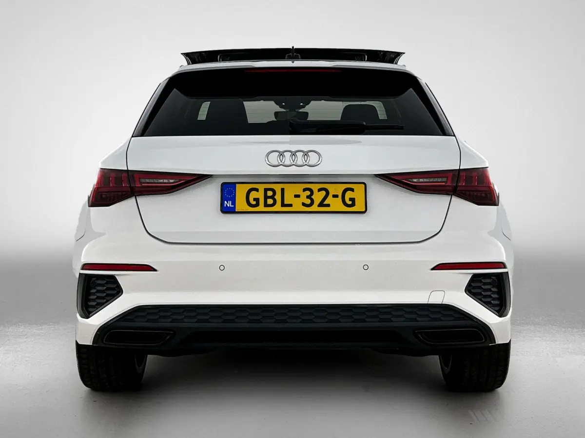 45 TFSI e S edition Competition 245 PK | S-line | Panoramadak | Cruise control | Stoelverwarming | Navigatie | Apple Carplay | Android Auto | Lichtmetalen velgen |