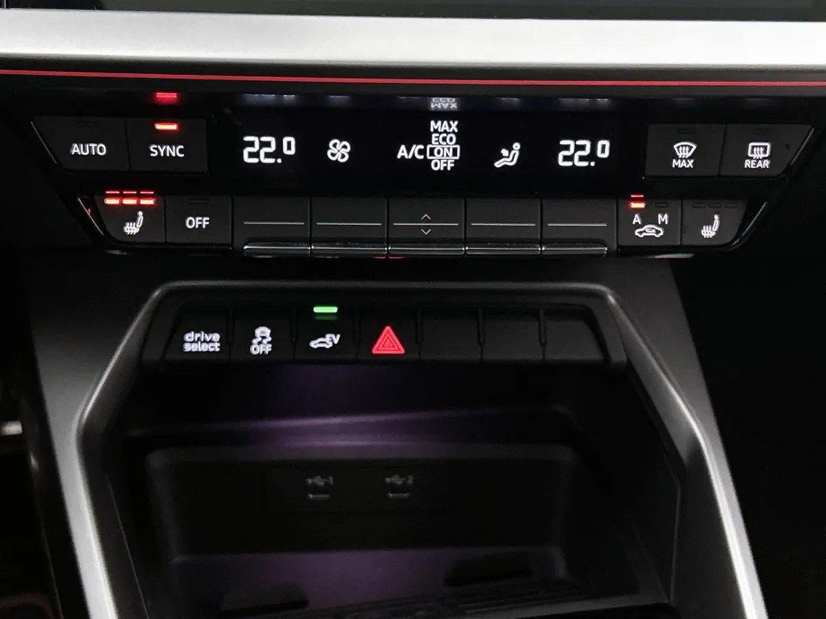 45 TFSI e S edition Competition 245 PK | S-line | Panoramadak | Cruise control | Stoelverwarming | Navigatie | Apple Carplay | Android Auto | Lichtmetalen velgen |