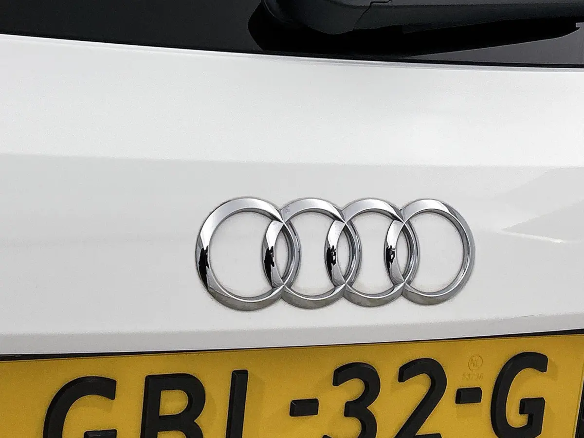 45 TFSI e S edition Competition 245 PK | S-line | Panoramadak | Cruise control | Stoelverwarming | Navigatie | Apple Carplay | Android Auto | Lichtmetalen velgen |