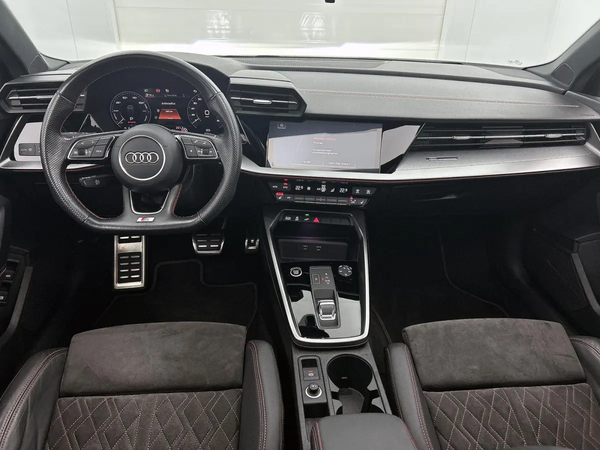 45 TFSI e S edition Competition 245 PK | S-line | Panoramadak | Cruise control | Stoelverwarming | Navigatie | Apple Carplay | Android Auto | Lichtmetalen velgen |