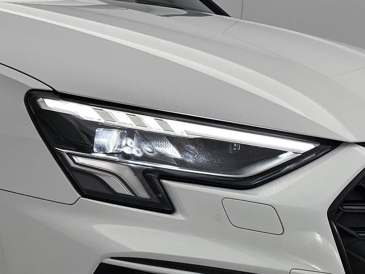 45 TFSI e S edition Competition 245 PK | S-line | Panoramadak | Cruise control | Stoelverwarming | Navigatie | Apple Carplay | Android Auto | Lichtmetalen velgen |