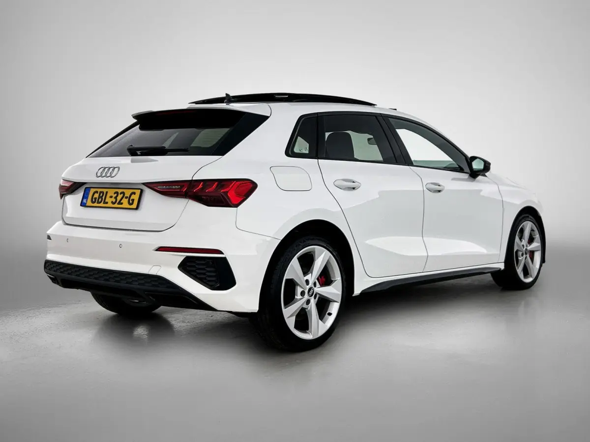 45 TFSI e S edition Competition 245 PK | S-line | Panoramadak | Cruise control | Stoelverwarming | Navigatie | Apple Carplay | Android Auto | Lichtmetalen velgen |