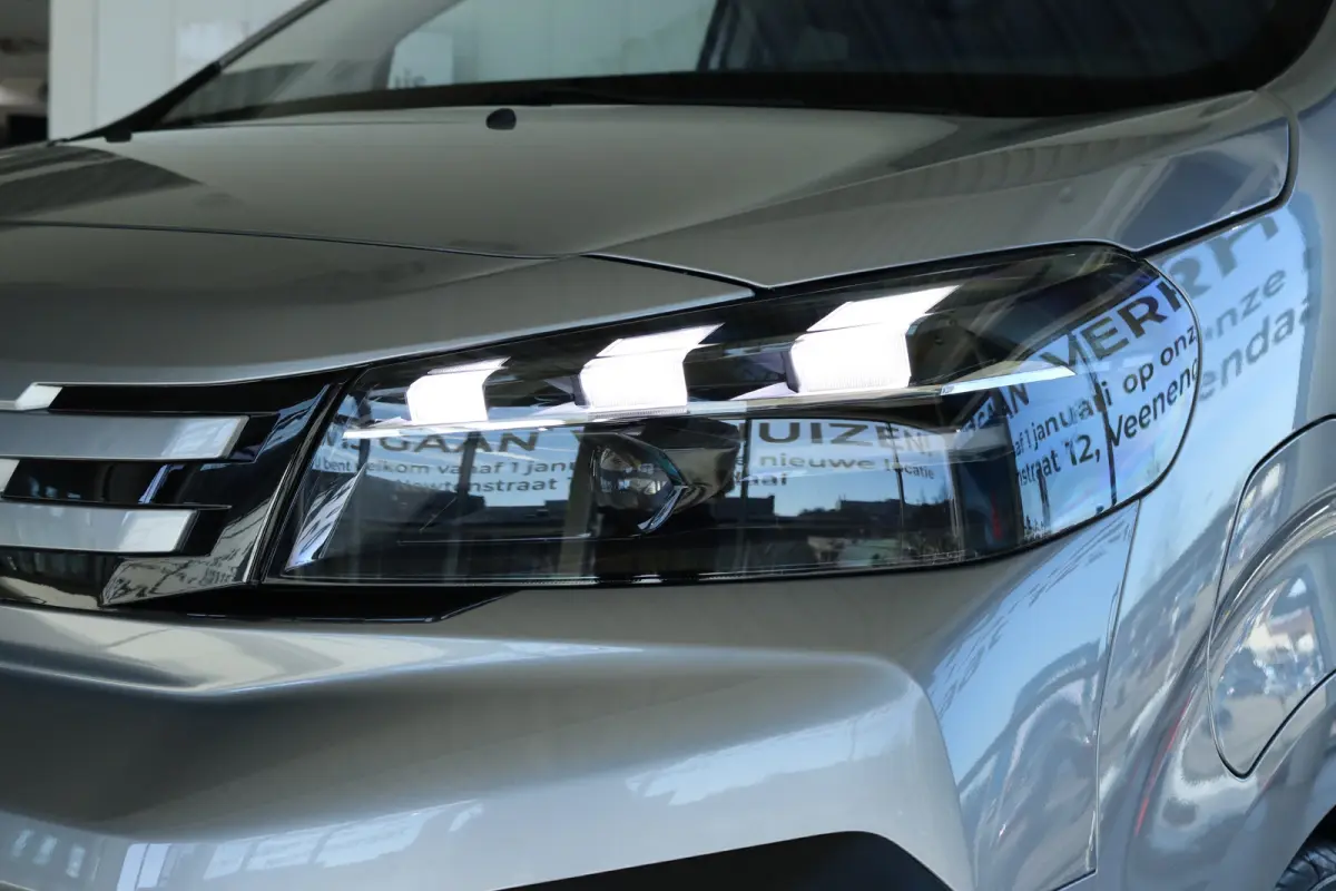 e-Expert STX Special Edition L3- electric 75 KWh | City pakket | Comfort Pakket | Driezitsbank achter zonder ISOFIX met twee neerklapbare armsteunen
