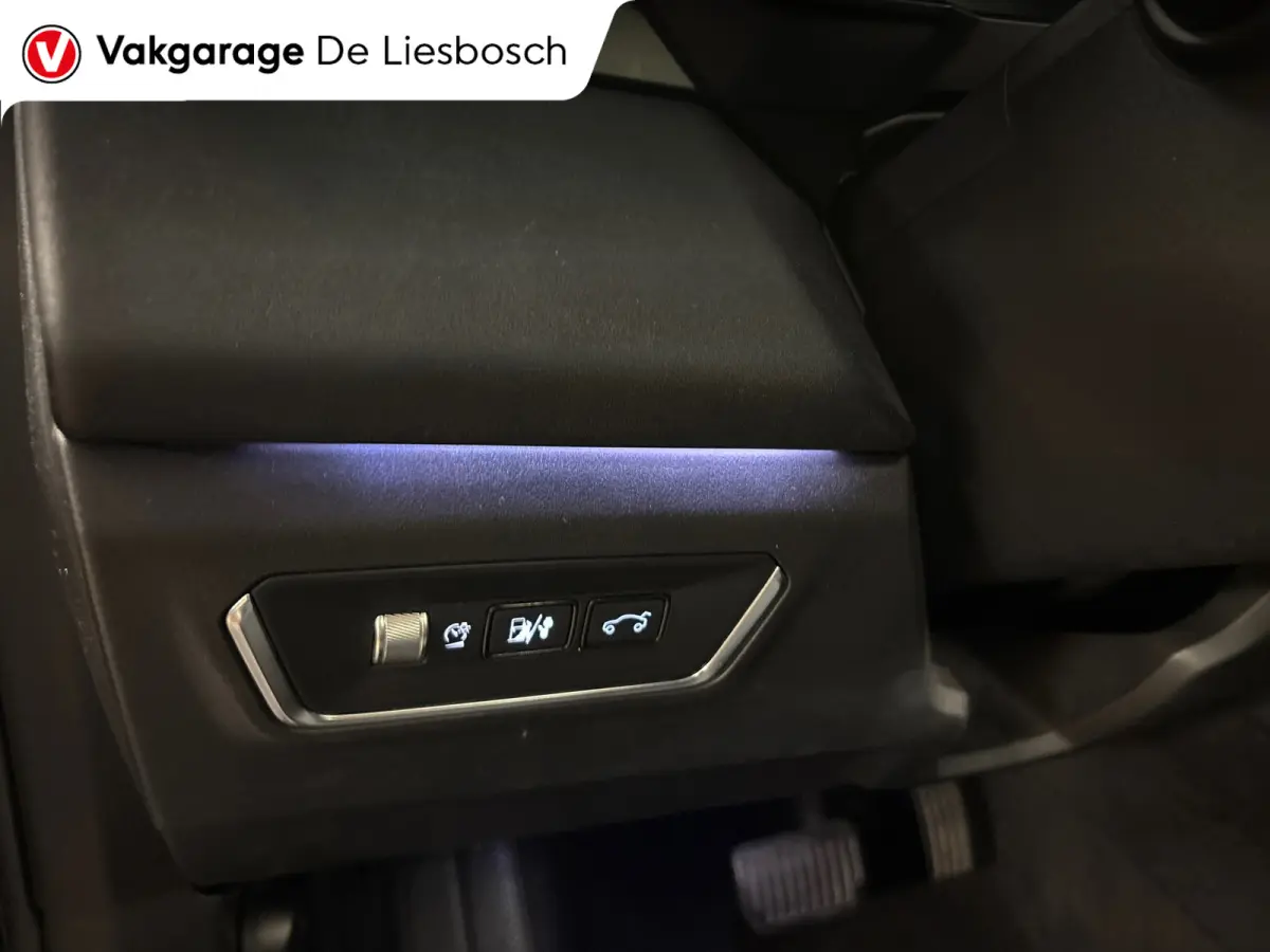 1.5 / Pano / Navigatie / Camera / Infinity / memory / Elek. klep / Apple carplay
