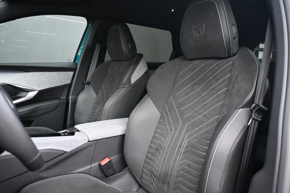 GT Avantage 73 kWh 7p Tot 8 Jaar Garantie! 98%SOH! | Elektr. Massagestoelen | Adaptive Cruise | Dodehoek-Detectie | Stuur/Stoelverwarming | 360 Camera |