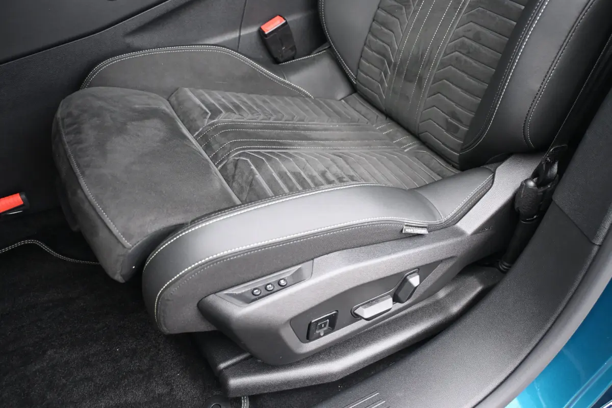 GT Avantage 73 kWh 7p Tot 8 Jaar Garantie! 98%SOH! | Elektr. Massagestoelen | Adaptive Cruise | Dodehoek-Detectie | Stuur/Stoelverwarming | 360 Camera |