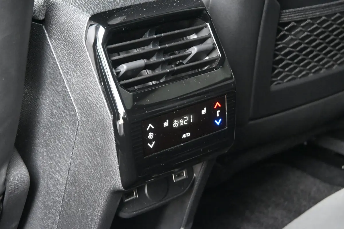 GT Avantage 73 kWh 7p Tot 8 Jaar Garantie! 98%SOH! | Elektr. Massagestoelen | Adaptive Cruise | Dodehoek-Detectie | Stuur/Stoelverwarming | 360 Camera |