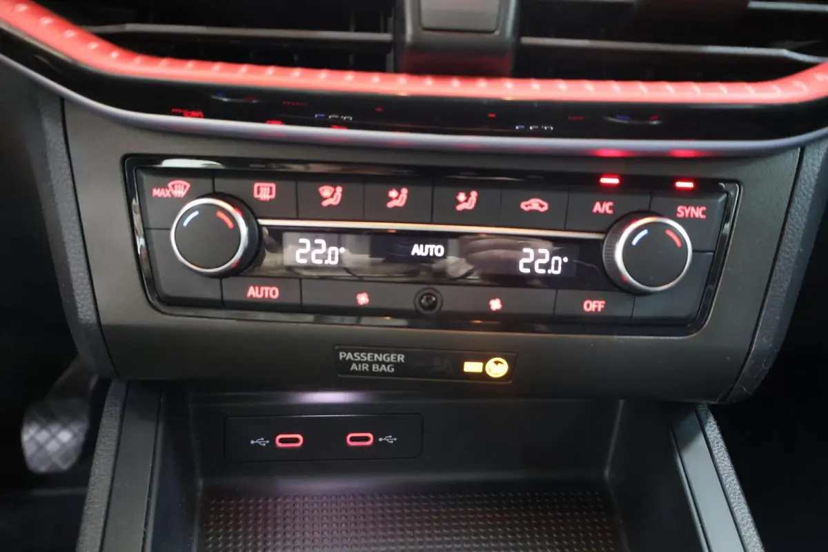 FR 1.0 TSI 110 PK ! 2022 - 51.452 Km. Stoer!!!