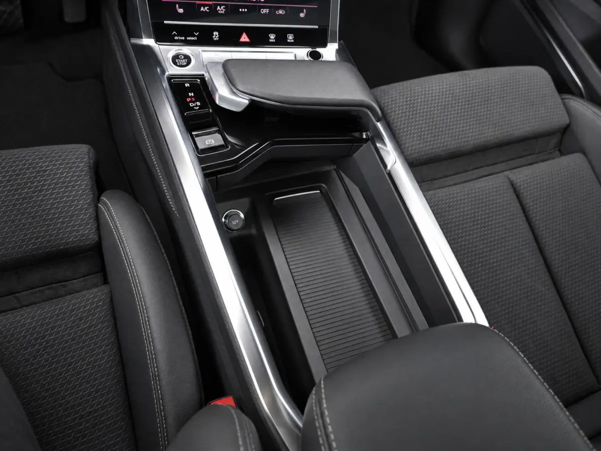 55 quattro Advanced S Line 95 kWh |Pano |Head-Up |Stoelverw. |B&O |Memory
