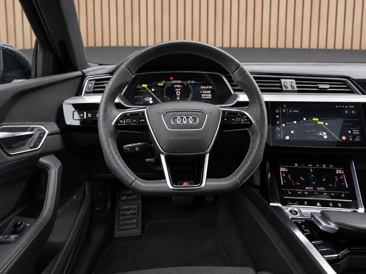 55 quattro Advanced S Line 95 kWh |Pano |Head-Up |Stoelverw. |B&O |Memory