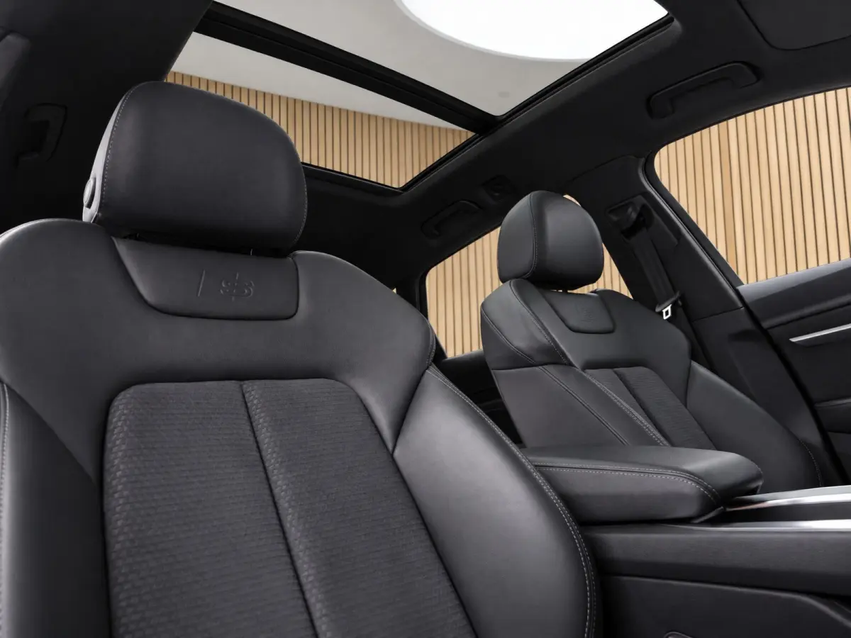 55 quattro Advanced S Line 95 kWh |Pano |Head-Up |Stoelverw. |B&O |Memory