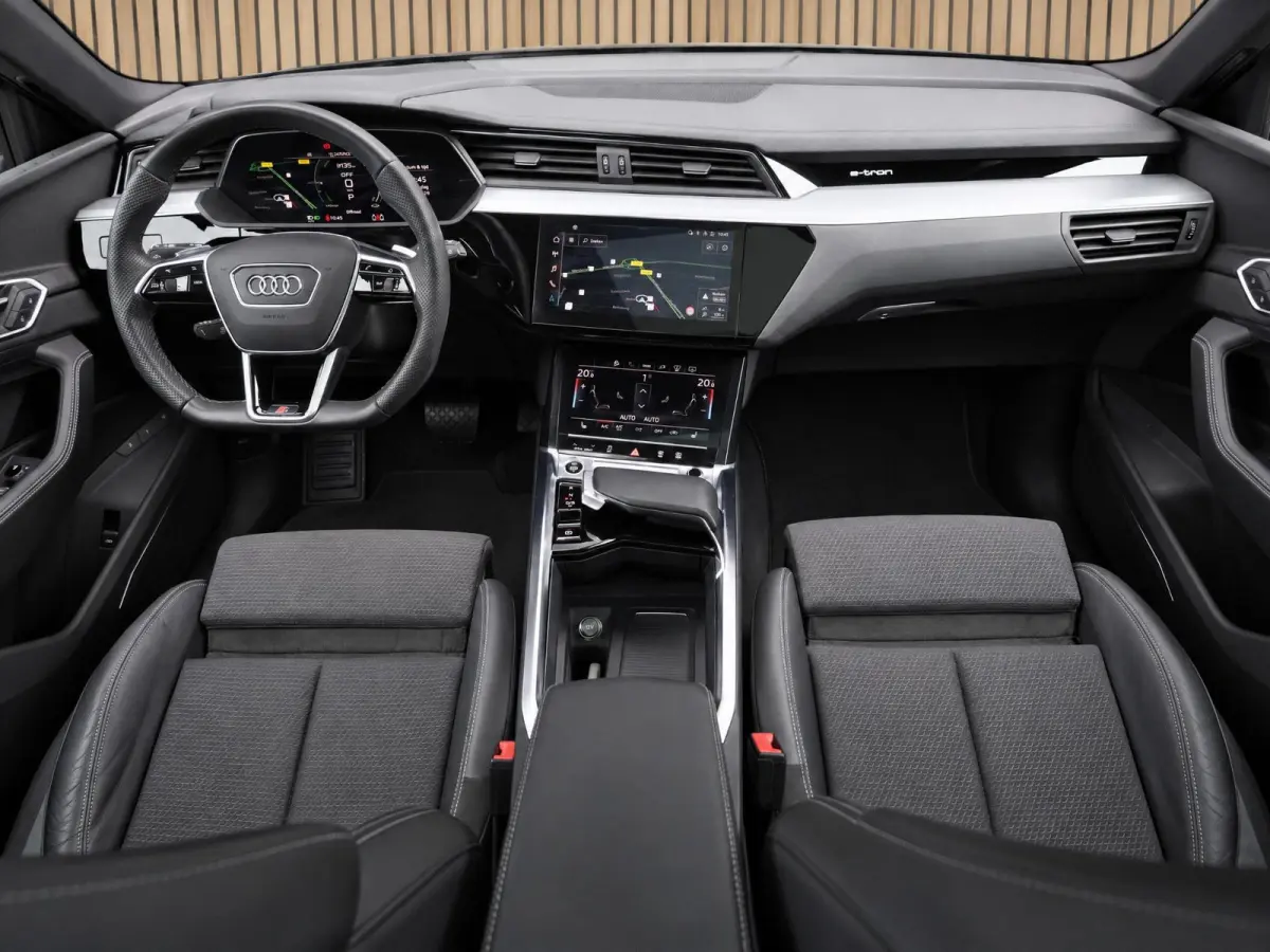 55 quattro Advanced S Line 95 kWh |Pano |Head-Up |Stoelverw. |B&O |Memory