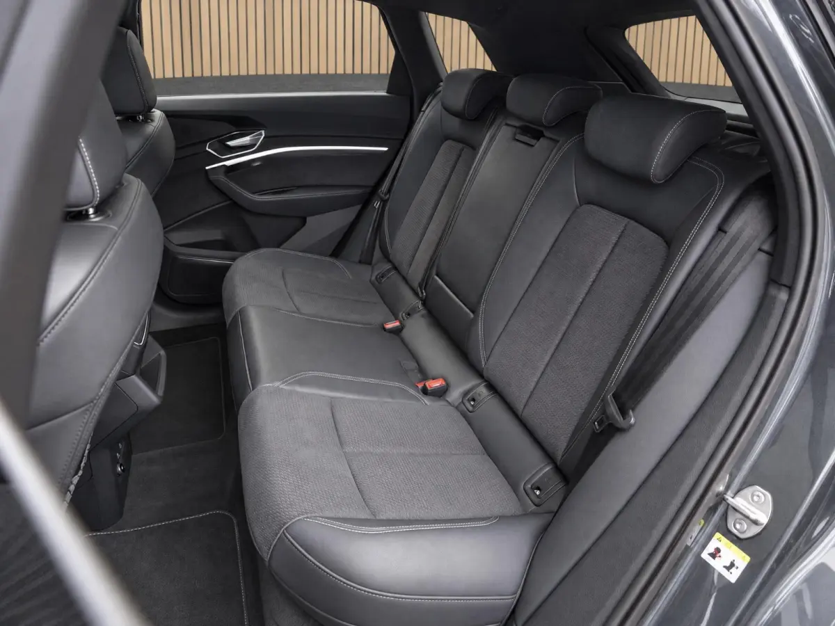 55 quattro Advanced S Line 95 kWh |Pano |Head-Up |Stoelverw. |B&O |Memory