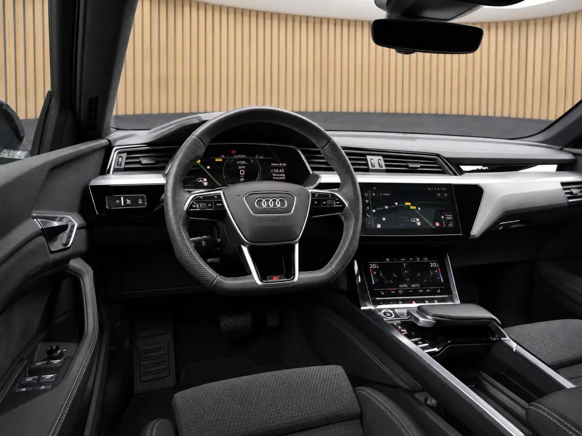 55 quattro Advanced S Line 95 kWh |Pano |Head-Up |Stoelverw. |B&O |Memory