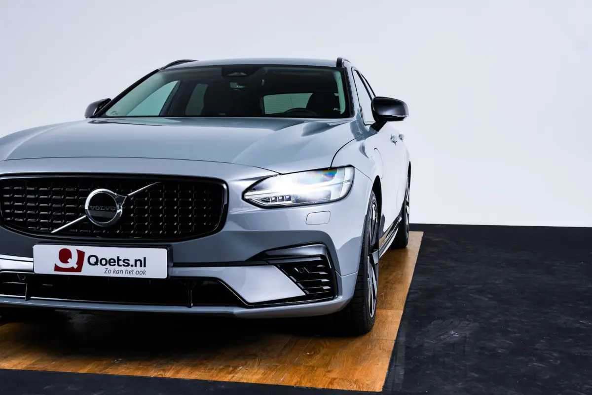 2.0 T6 Plug-in hybrid AWD Plus Dark Trekhaak - Adaptieve Cruise Control - Harman Kardon - Stoelverwarming voor/achter - Full-LED Active High Beam koplampen - Pilot Assist -