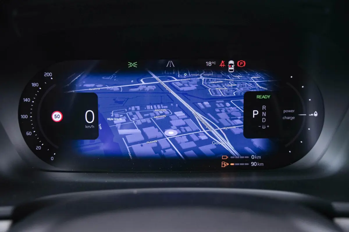 2.0 T6 Plug-in hybrid AWD Plus Dark Trekhaak - Adaptieve Cruise Control - Harman Kardon - Stoelverwarming voor/achter - Full-LED Active High Beam koplampen - Pilot Assist -