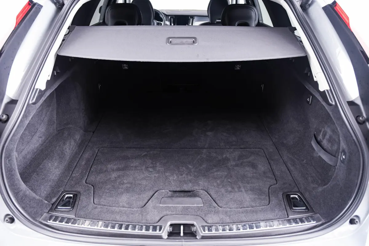 2.0 T6 Plug-in hybrid AWD Plus Dark Trekhaak - Adaptieve Cruise Control - Harman Kardon - Stoelverwarming voor/achter - Full-LED Active High Beam koplampen - Pilot Assist -