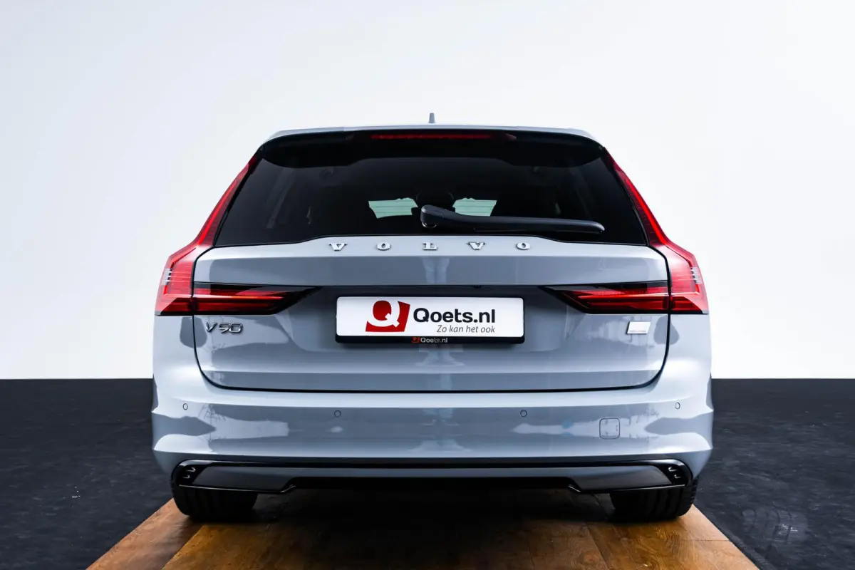 2.0 T6 Plug-in hybrid AWD Plus Dark Trekhaak - Adaptieve Cruise Control - Harman Kardon - Stoelverwarming voor/achter - Full-LED Active High Beam koplampen - Pilot Assist -
