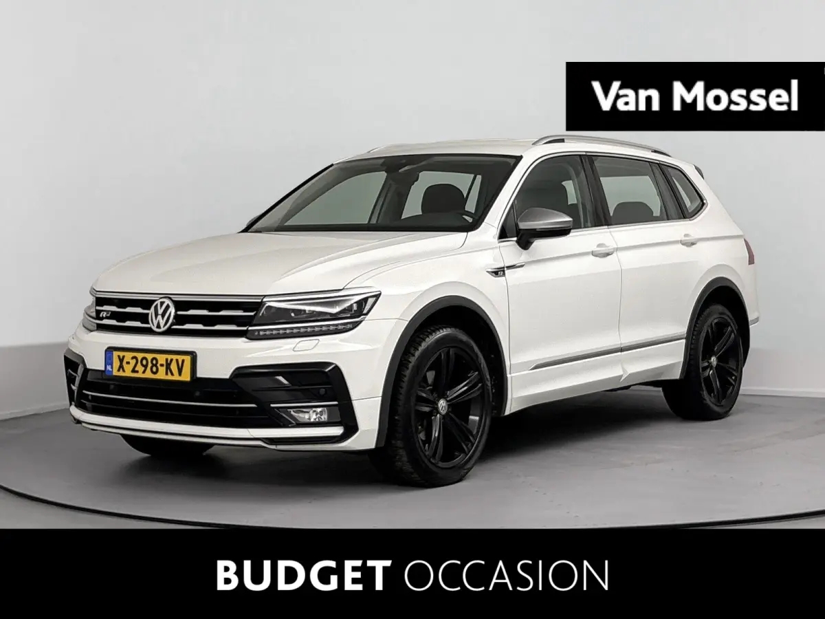 1.5 TSI R-Line | Achteruitrij Camera | Elektrische Achterklep | Parkeersensoren Voor en Achter |