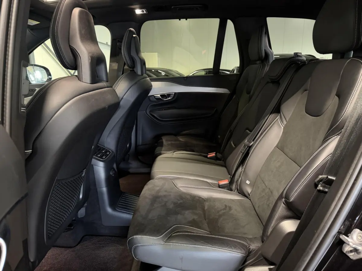2.0 T8 Recharge AWD R-Design Pano Memory 7P NAP