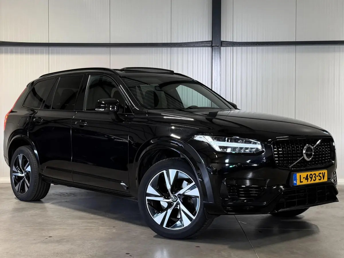 2.0 T8 Recharge AWD R-Design Pano Memory 7P NAP