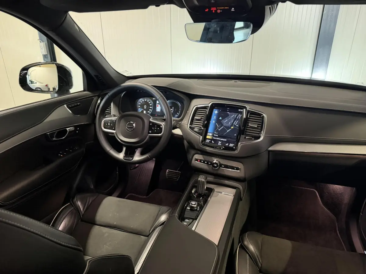 2.0 T8 Recharge AWD R-Design Pano Memory 7P NAP