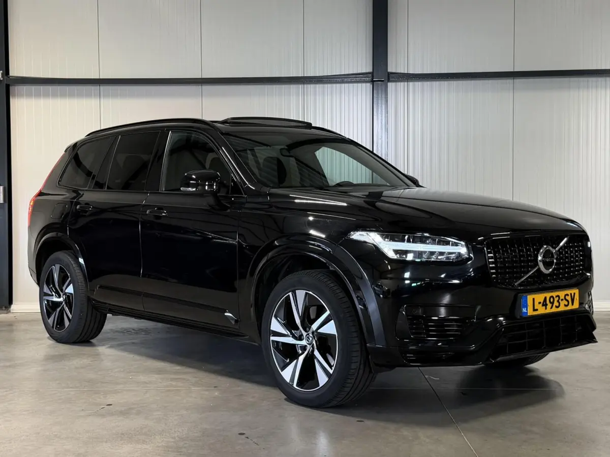 2.0 T8 Recharge AWD R-Design Pano Memory 7P NAP