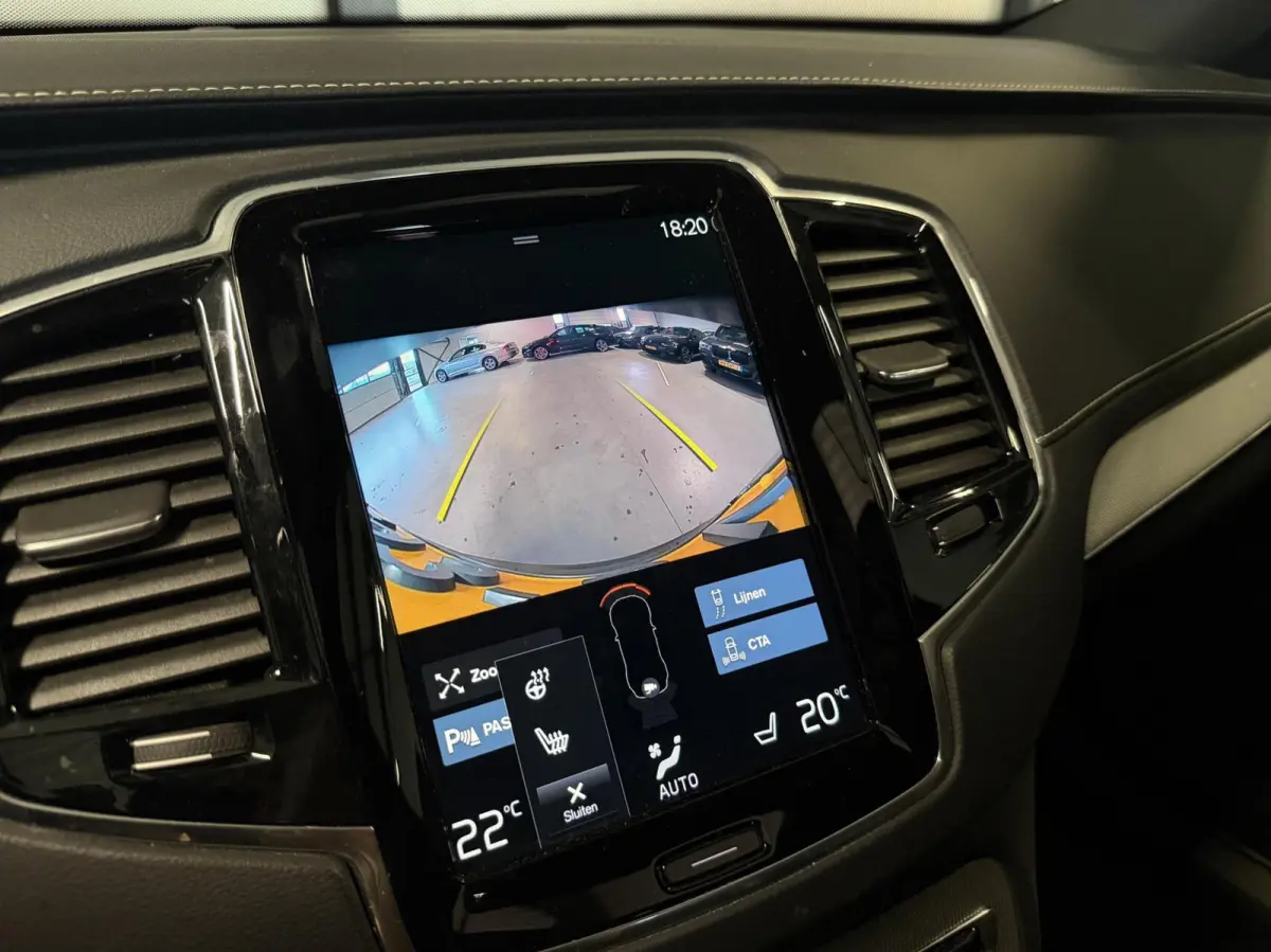 2.0 T8 Recharge AWD R-Design Pano Memory 7P NAP