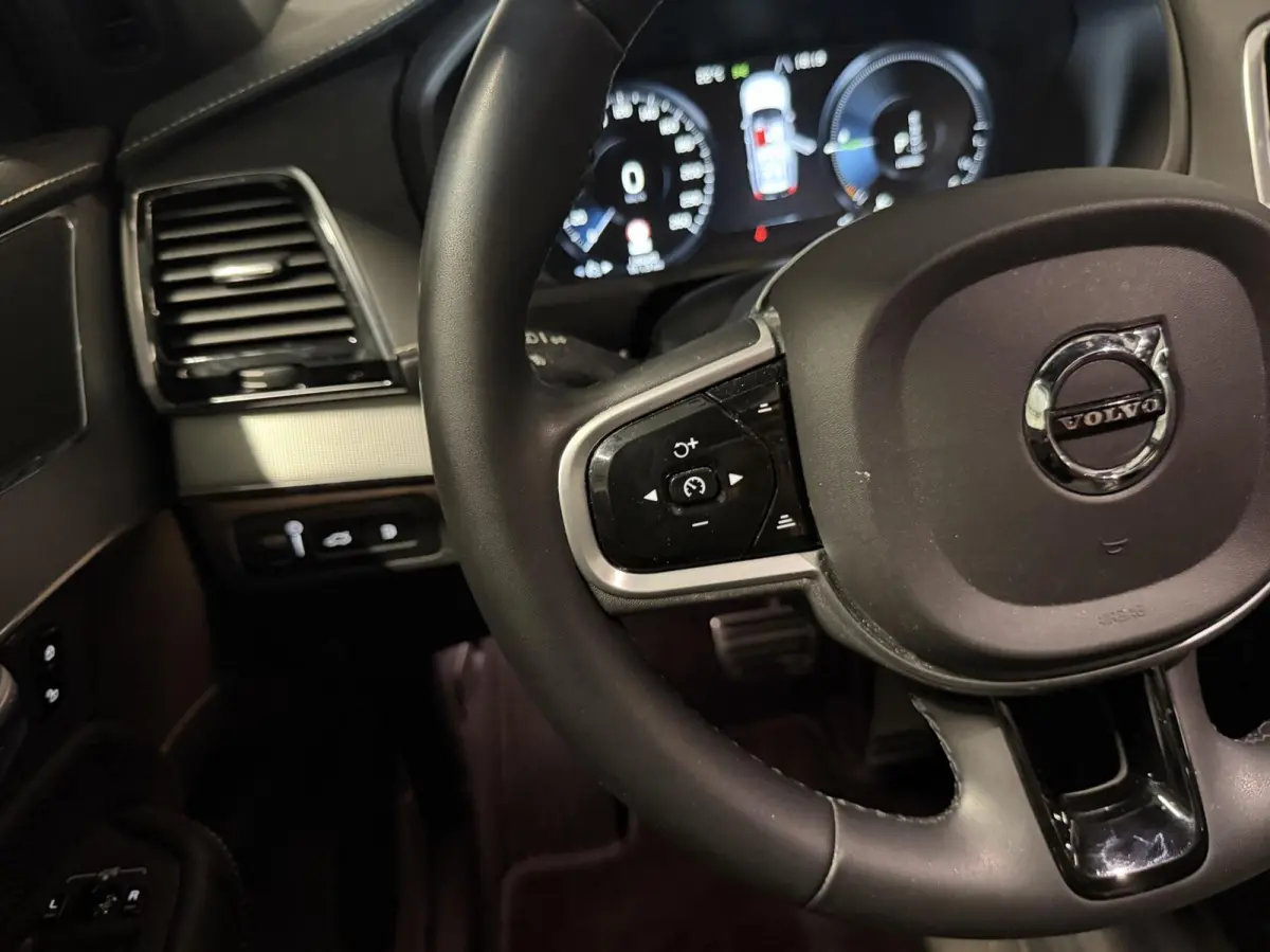 2.0 T8 Recharge AWD R-Design Pano Memory 7P NAP