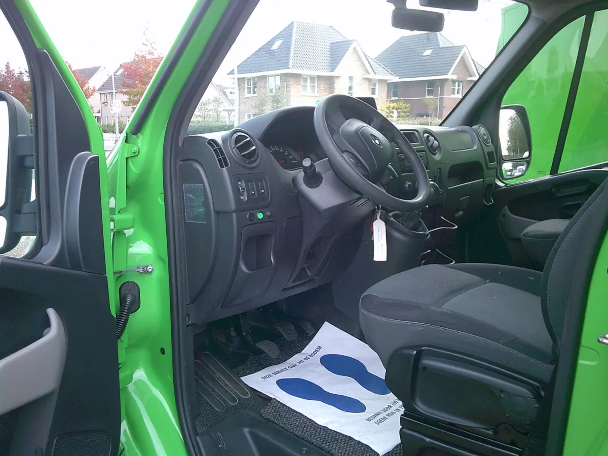 T35 2.3 dCi L2H2 VOOORZIEN VAN AIRCO+CRUISE+TREKHAAK !!