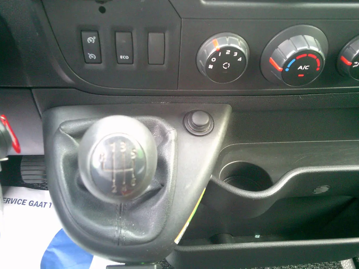 T35 2.3 dCi L2H2 VOOORZIEN VAN AIRCO+CRUISE+TREKHAAK !!