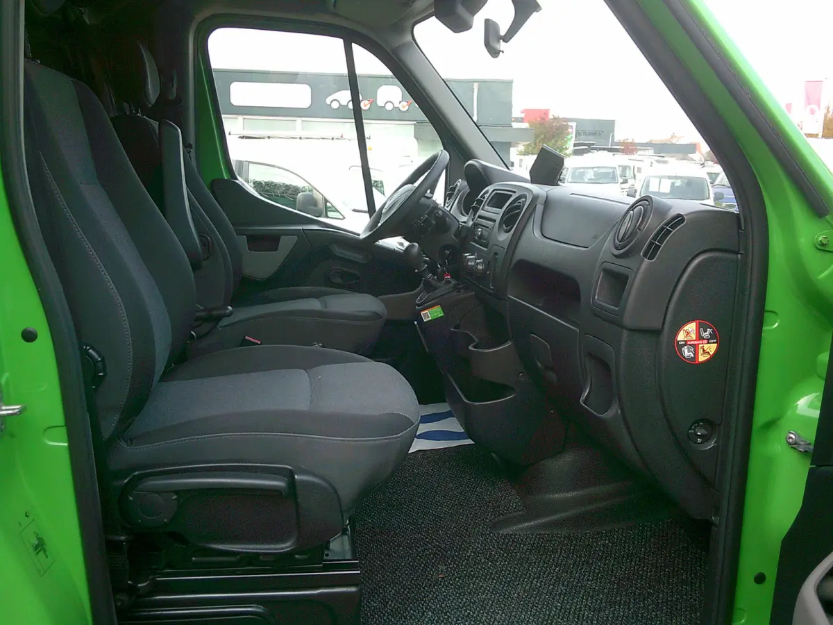 T35 2.3 dCi L2H2 VOOORZIEN VAN AIRCO+CRUISE+TREKHAAK !!