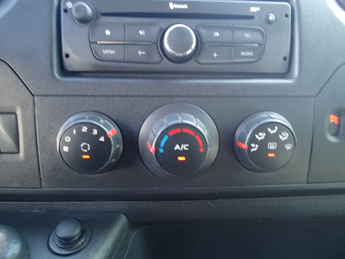 T35 2.3 dCi L2H2 VOOORZIEN VAN AIRCO+CRUISE+TREKHAAK !!