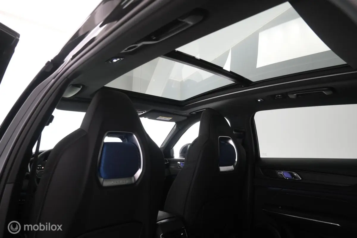 1.5 PHEV Black Style|Zwarte hemel|rolhoes|pano|lmv20