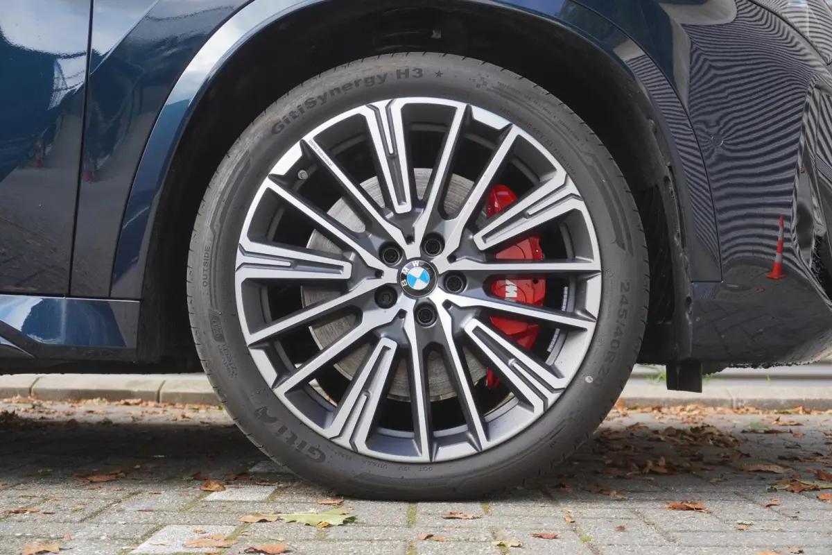 eDrive20 M Sport Edition | SoH 100% | BMW Individuak lak | M Sport Pro Edition |  Hifi-systeem Harman Kardon | Travel Pack | BMW Live Cockpit Professional